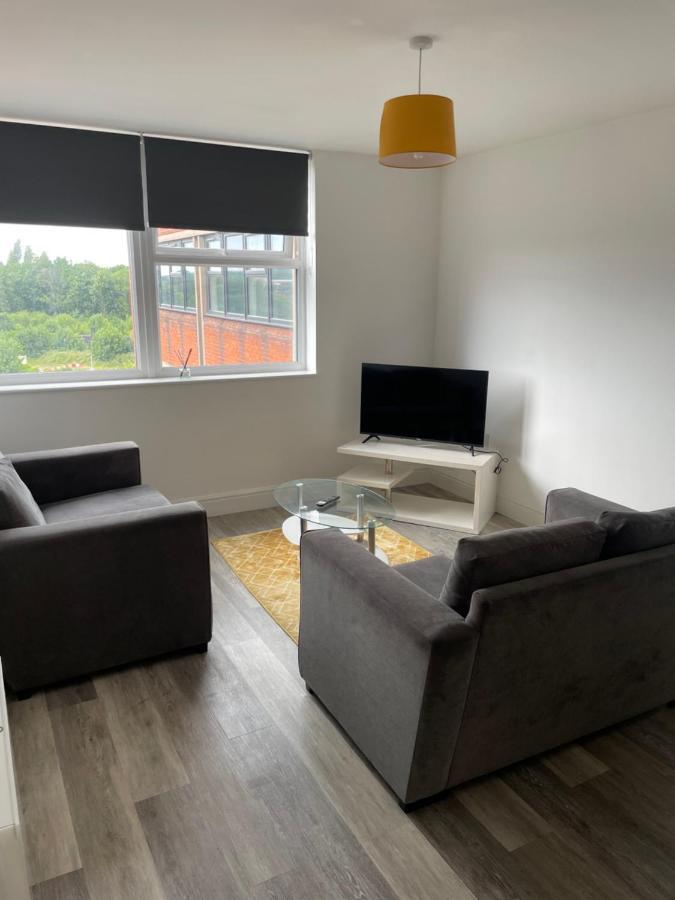 #0611 Two Bedroom Serviced Apartment - Free Parking Derby Exterior photo